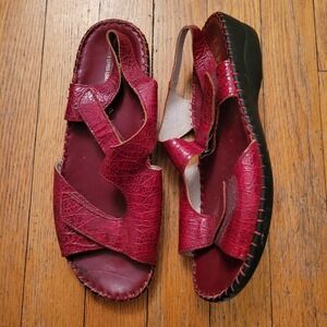 La Plume Red Embossed Leather Slingback Wedge Sandals 39 Italy Summer 8.5 ANGELA